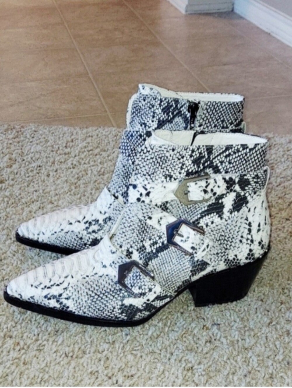 Gianni Bini Women's Jeyda Snake Print Buckle Boots SZ 9.5M